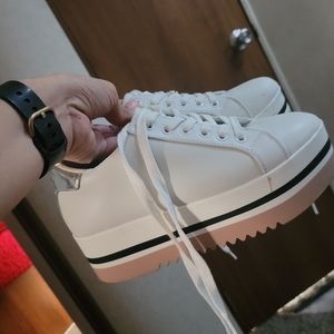 Zapatos Steven Madden talla 7 color blanco
